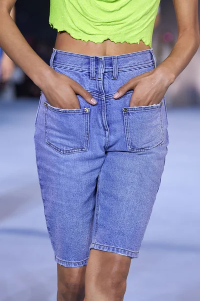 Look 34